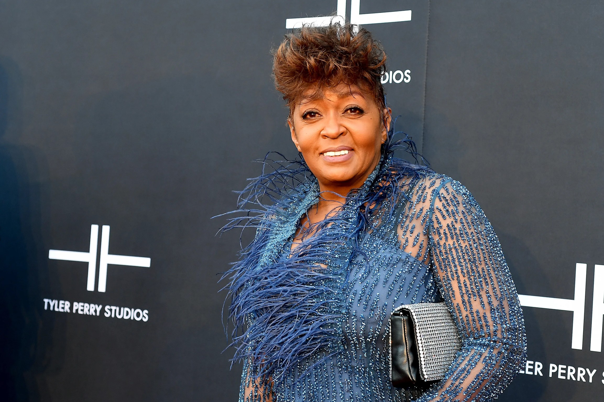 How tall is Anita Baker?